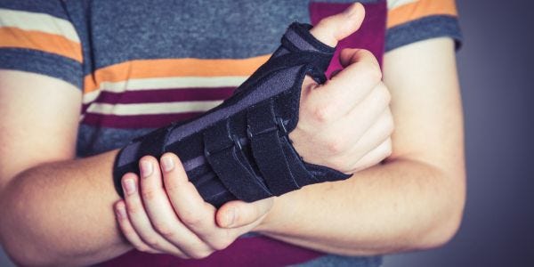 Guidelines for Resuming Exercise After an Orthopedic Injury — Expert Tips from the Best Orthopedic Doctor in Greater Noida | by Prakashhospitalgreaternoida | Jun, 2025 | Medium